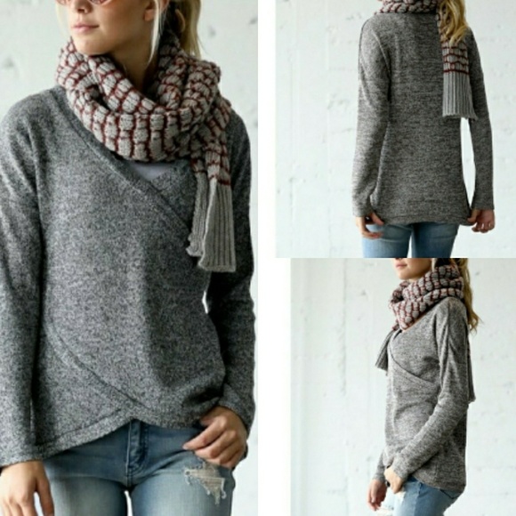 Tops - 1 LEFT⚠️GRAY LONG SLEEVE CROSS FRONT TOP